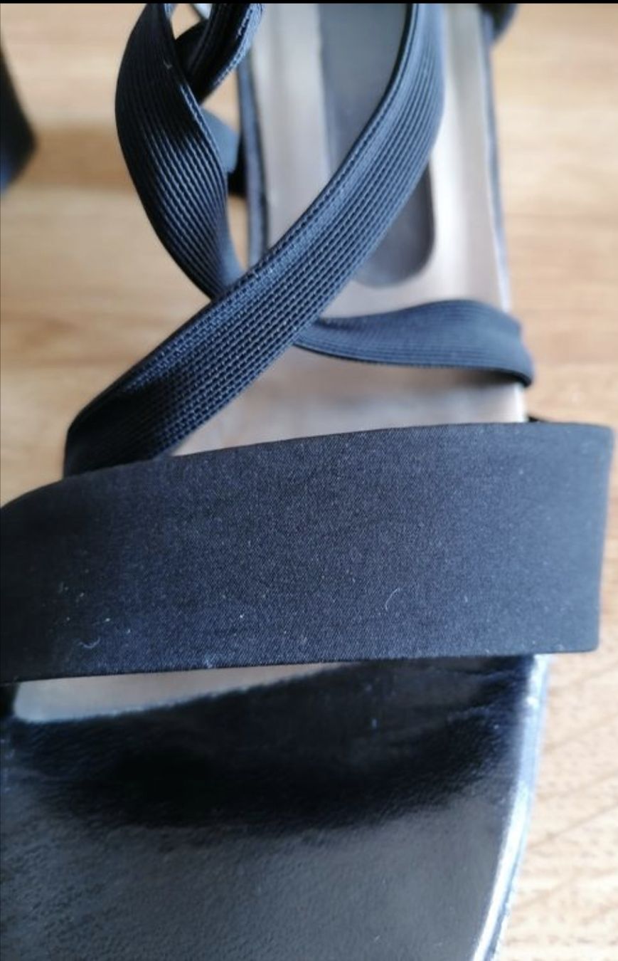 Kaiser Damenschuhe: Peter Kaiser Riemchen Sandalen, schwarz Gr 39/ Gr 6 – Gebraucht aus Altendorf von Eistoelter 2