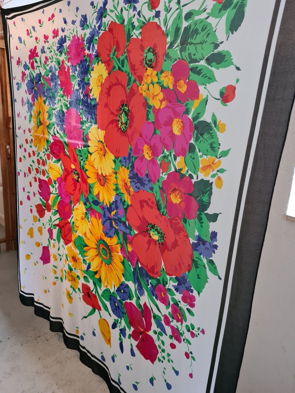 Teli da bagno: Foulard Triumph bunt – Nuovo (secondo la descrizione) da St. Gallen venduto da limonaden