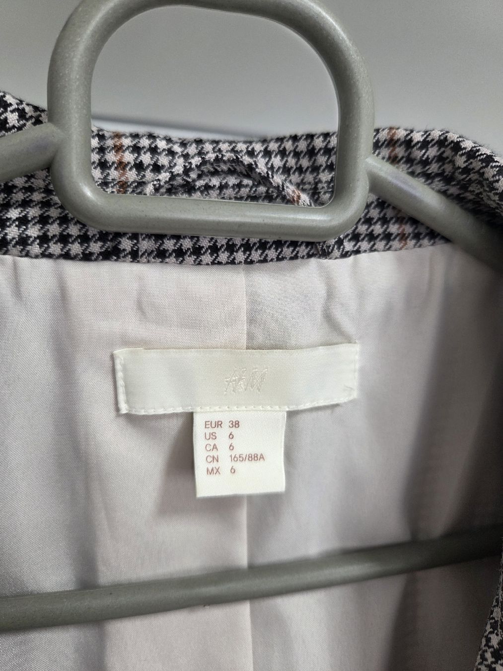 H&M Giacche: Blazer Karriert – Nuovo (secondo la descrizione) da Adligenwil venduto da Die-Fundgrueb-CH 1