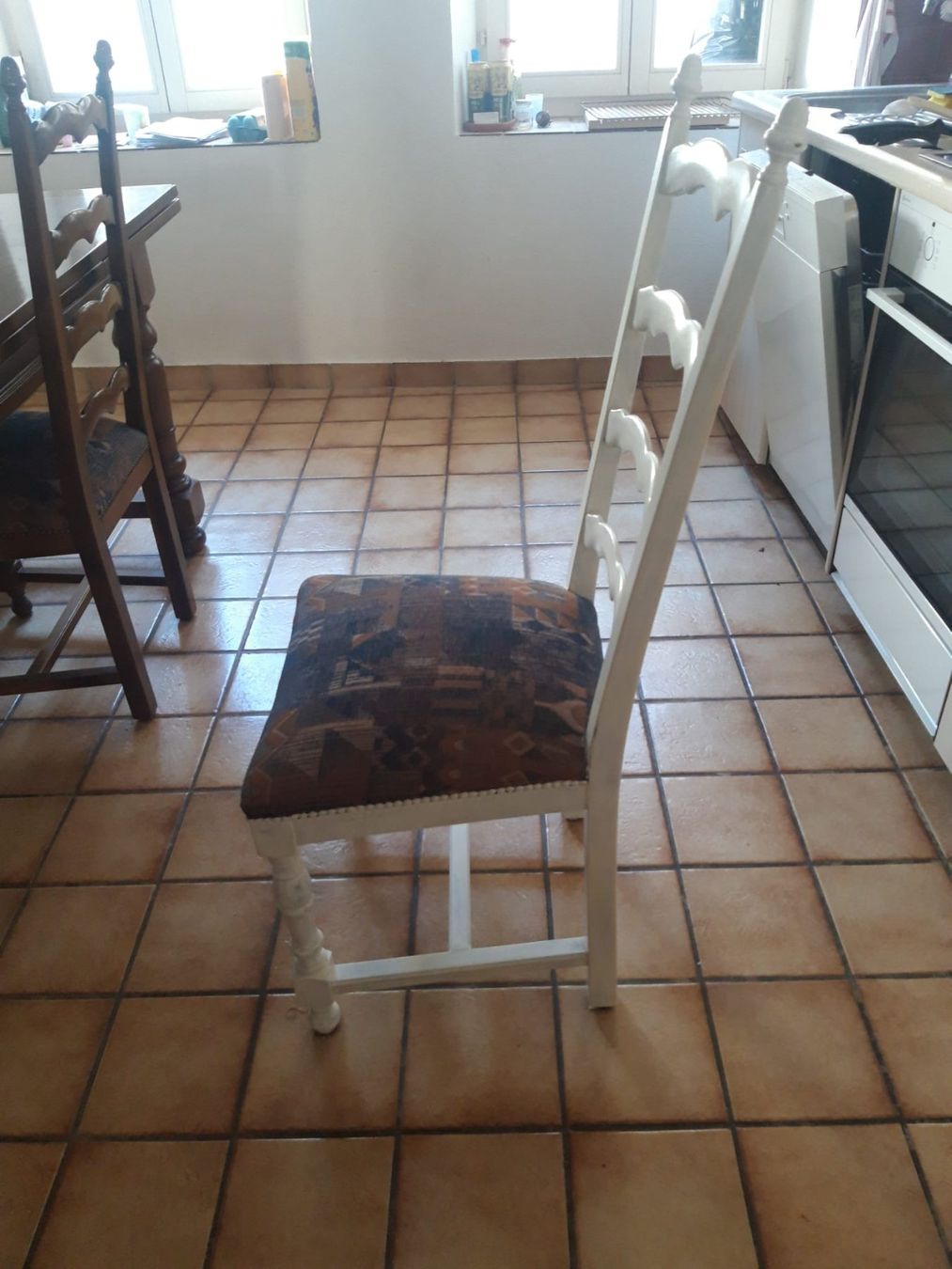 Set de table et chaises: Table avec rallonge + 8 chaises – D'occasion à Renens VD par cba_r9y8 1