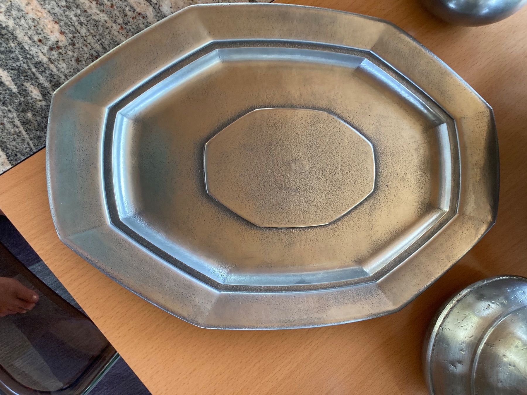 Ciotole: Zinnschale mit Deckel und Platte – Usato da Herzogenbuchsee venduto da jemar 1