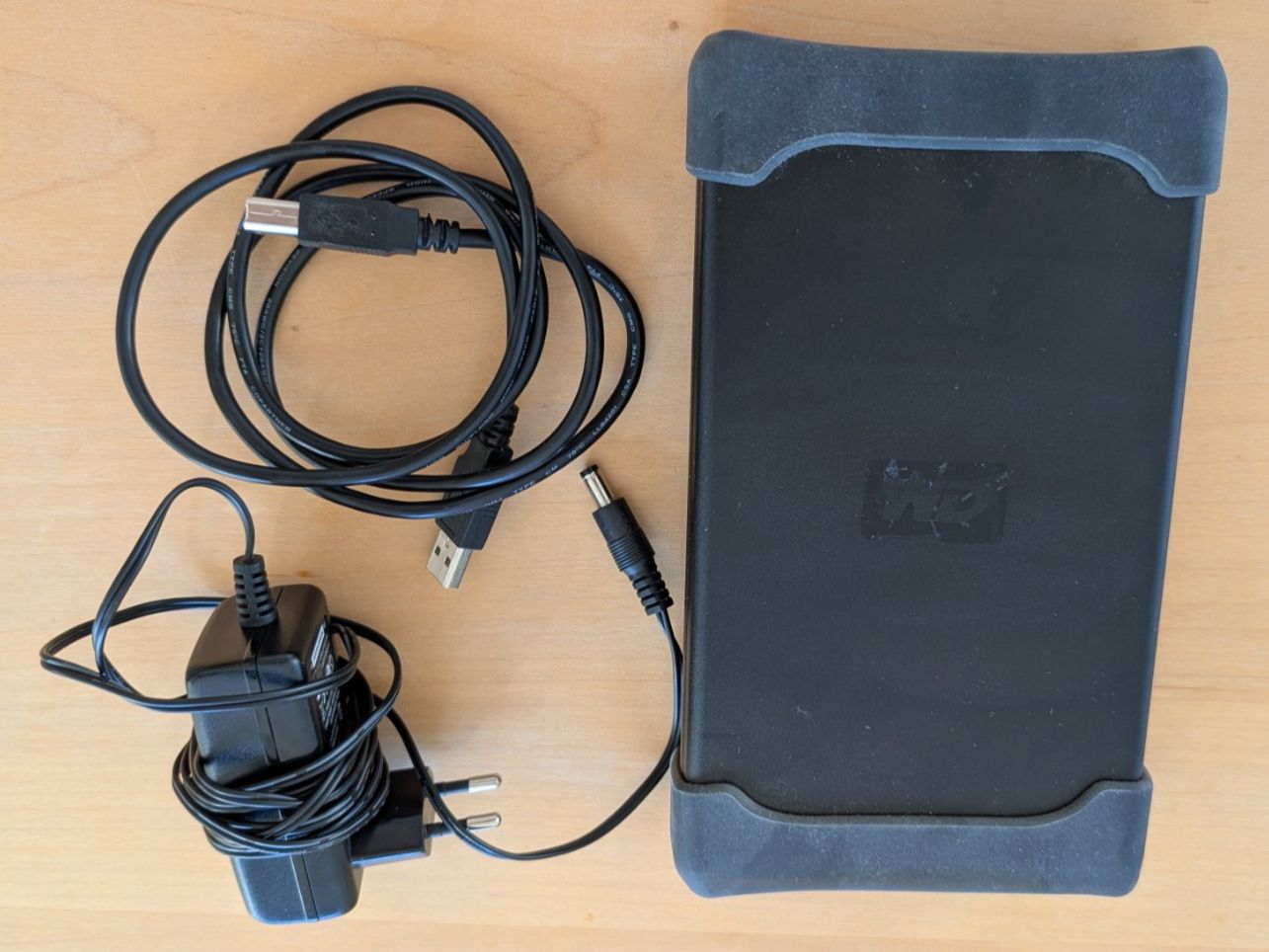 Western Digital Harddisks: WD Elements 1TB USB 2.0 externe HDD – Gebraucht aus Thalwil von el_Pescador 1