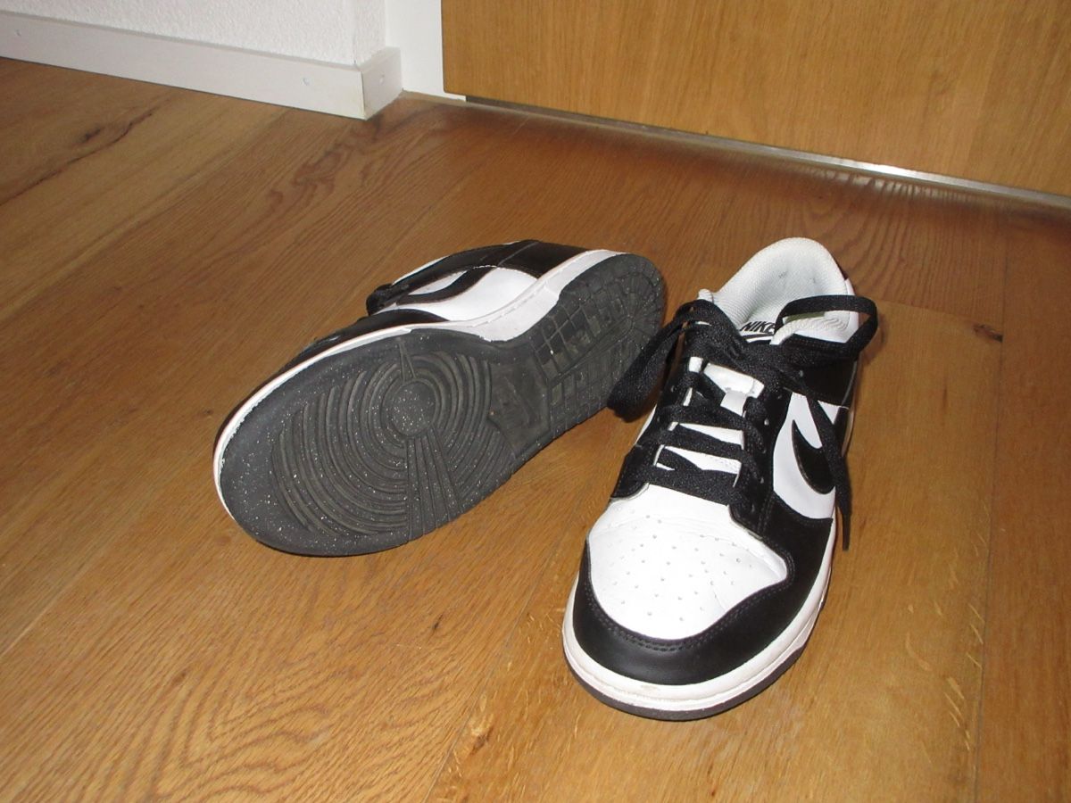 Nike Scarpe da donna: Nike Sneakers schwarz weiss – Nuovo (secondo la descrizione) da Chur venduto da noe_mh8b 1