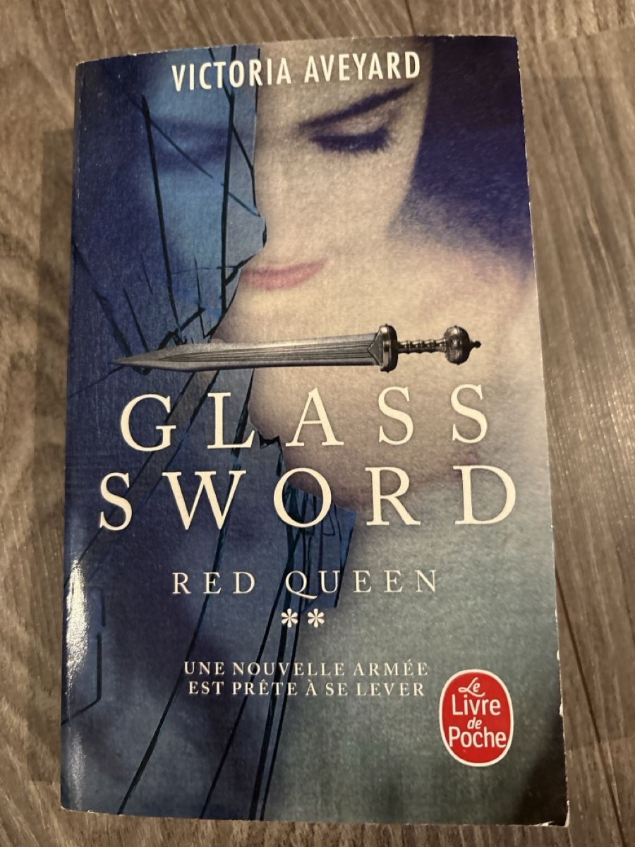 Livres: Glass Sword T. 2 – D'occasion à Dully par fam_n78c