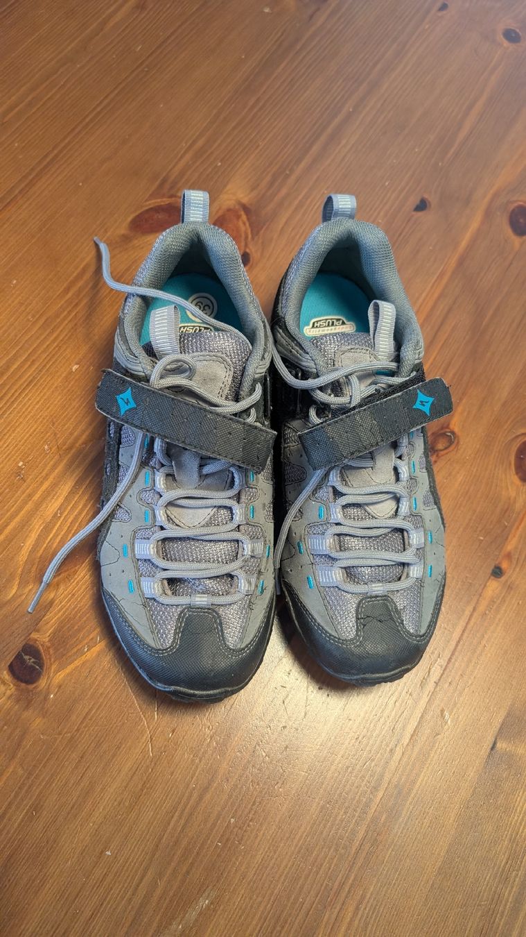 Specialized Scarpe da donna: Specialized MTB Schuhe Gr. 39 – Usato da Olten venduto da NicoOnline