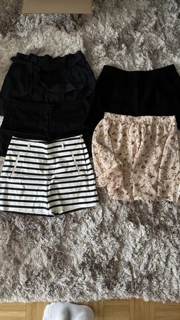 Kleiderpaket 4x Shorts 1x Rock Grösse M
