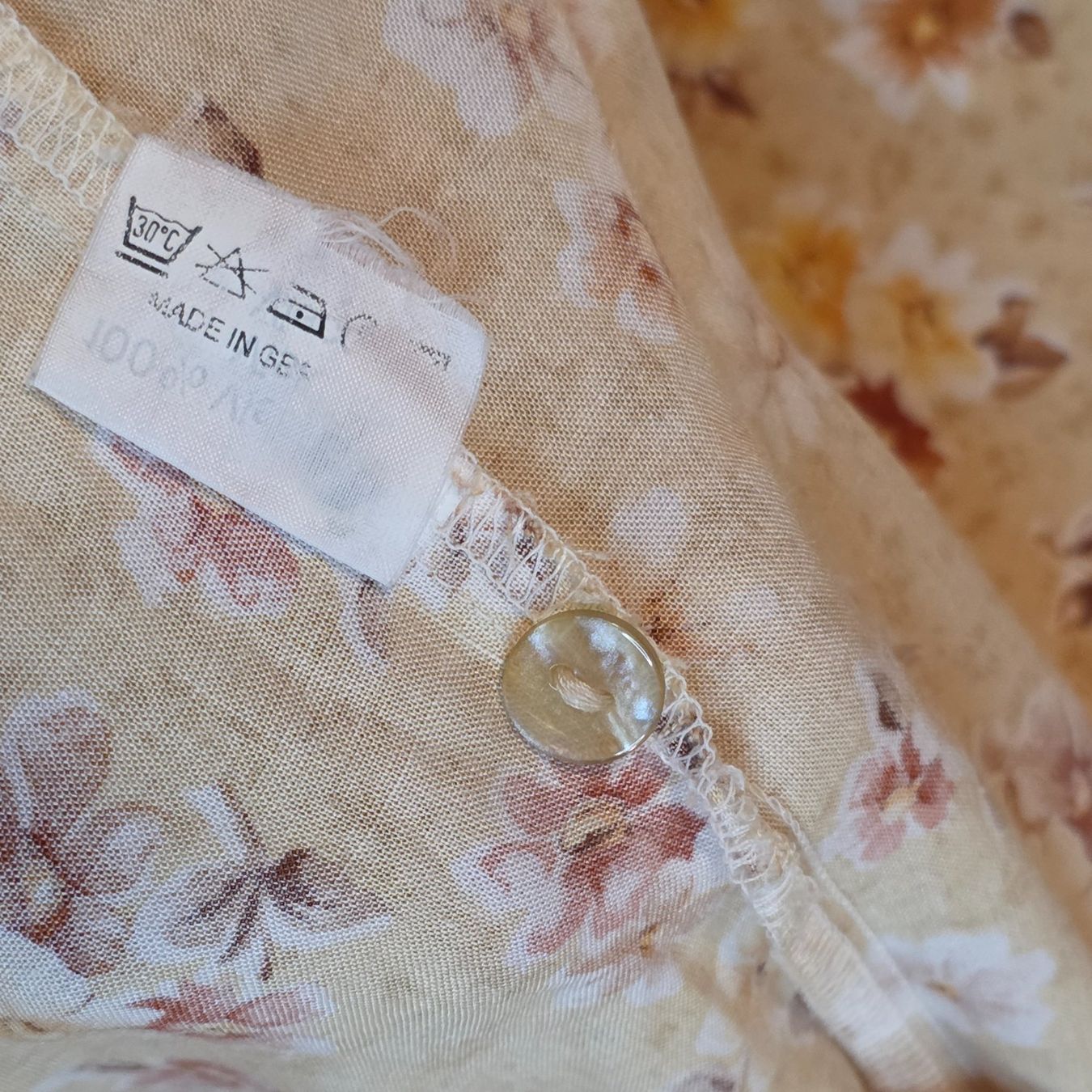 Camicette: Vintage Viskosebluse mit Blumenmuster Gr. M – Usato da Wald ZH venduto da CapLux 7