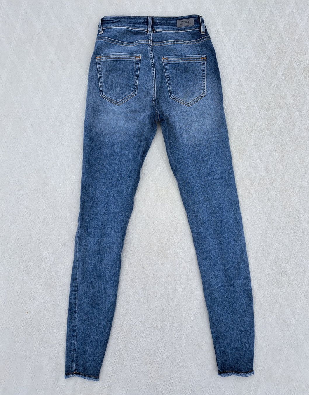 Only Jeans: lässige ONLY Damenjeans Grösse 34 – Gebraucht aus Gysenstein von joshuas81 3