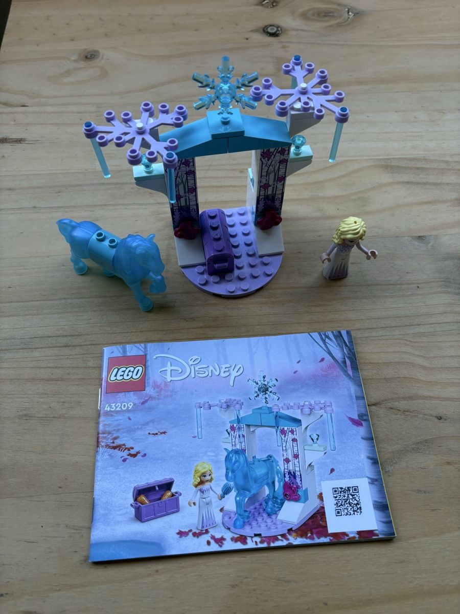 Lego Spielzeuge: LEGO Disney Eiskönigin 43209 Elsas Eisstall – Gebraucht aus Frick von Kazie123 1