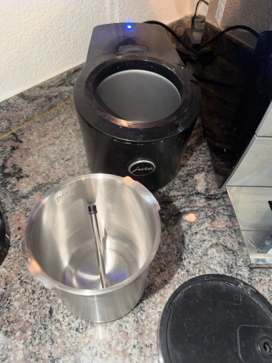 Jura Macchine per caffè & Macchine per espresso: Jura Cool Control Milchkühlbehälter – Usato da Heimiswil venduto da Mad2mad 1
