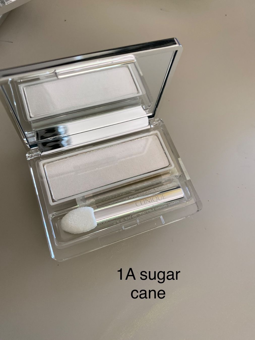 Make-up: Clinique eyeshadow mono NP 32 – Nuovo e nell'imballaggio originale da Pully venduto da Natala