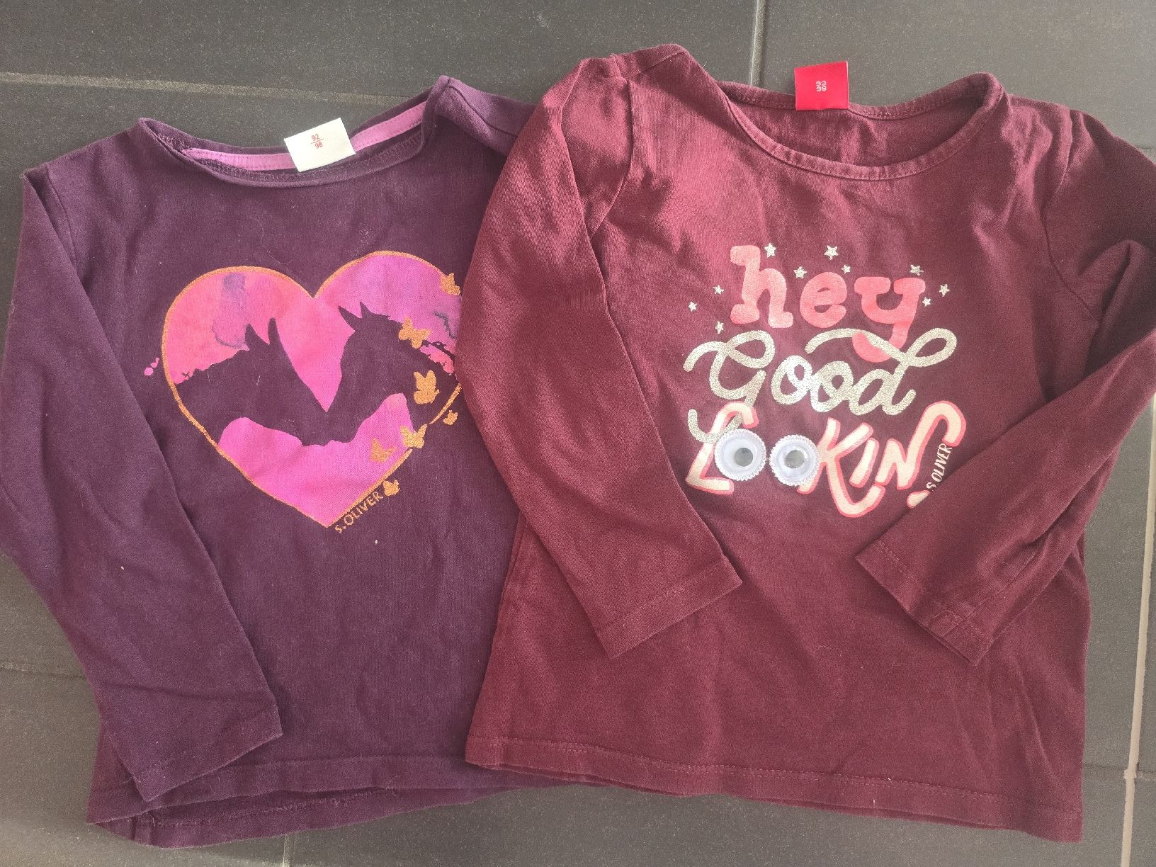 S.Oliver Pulls et sweat-shirts: 2 Langarmshirts S.Oliver gr.86-92 – D'occasion à Unterentfelden par Panda-87