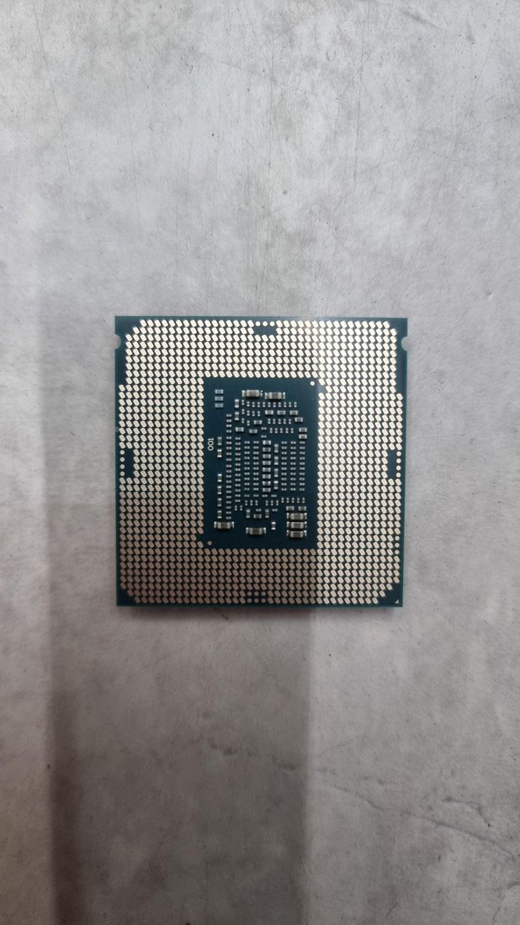 Intel Componenti elettronici: Intel Core i7-7700 – Usato da Savièse venduto da gtgl 1