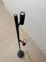Moderne schwarze LED-Stehlampe  neu / unbenutzt