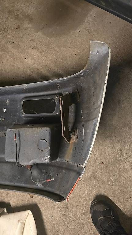 Tutti pezzi di ricambio auto: Stossstange R5 – Usato da Bäriswil BE venduto da aki_77w9 2