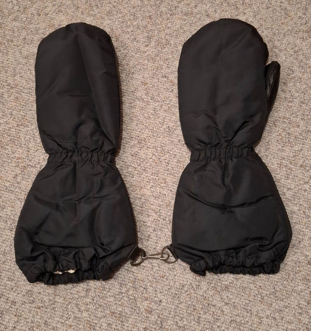 Schweizer Armee Guanti & manicotti: Militär Winter Handschuhe – Usato da Münchenbuchsee venduto da Legion2