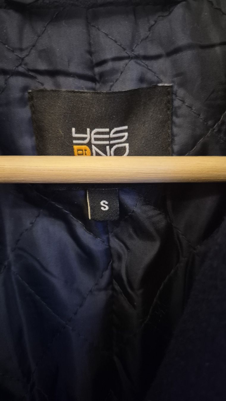 Yes Or No Jacken: Veste mi-saison bleu marine S – Gebraucht aus Farvagny-le-Grand von ann_t5br 1