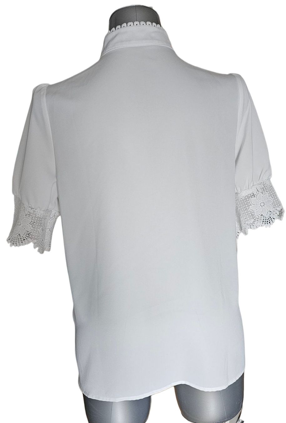 Camicette: Weisse Bluse mit Spitze, Gr. L – Nuovo (secondo la descrizione) da Langenthal venduto da SecondChanceShop 3