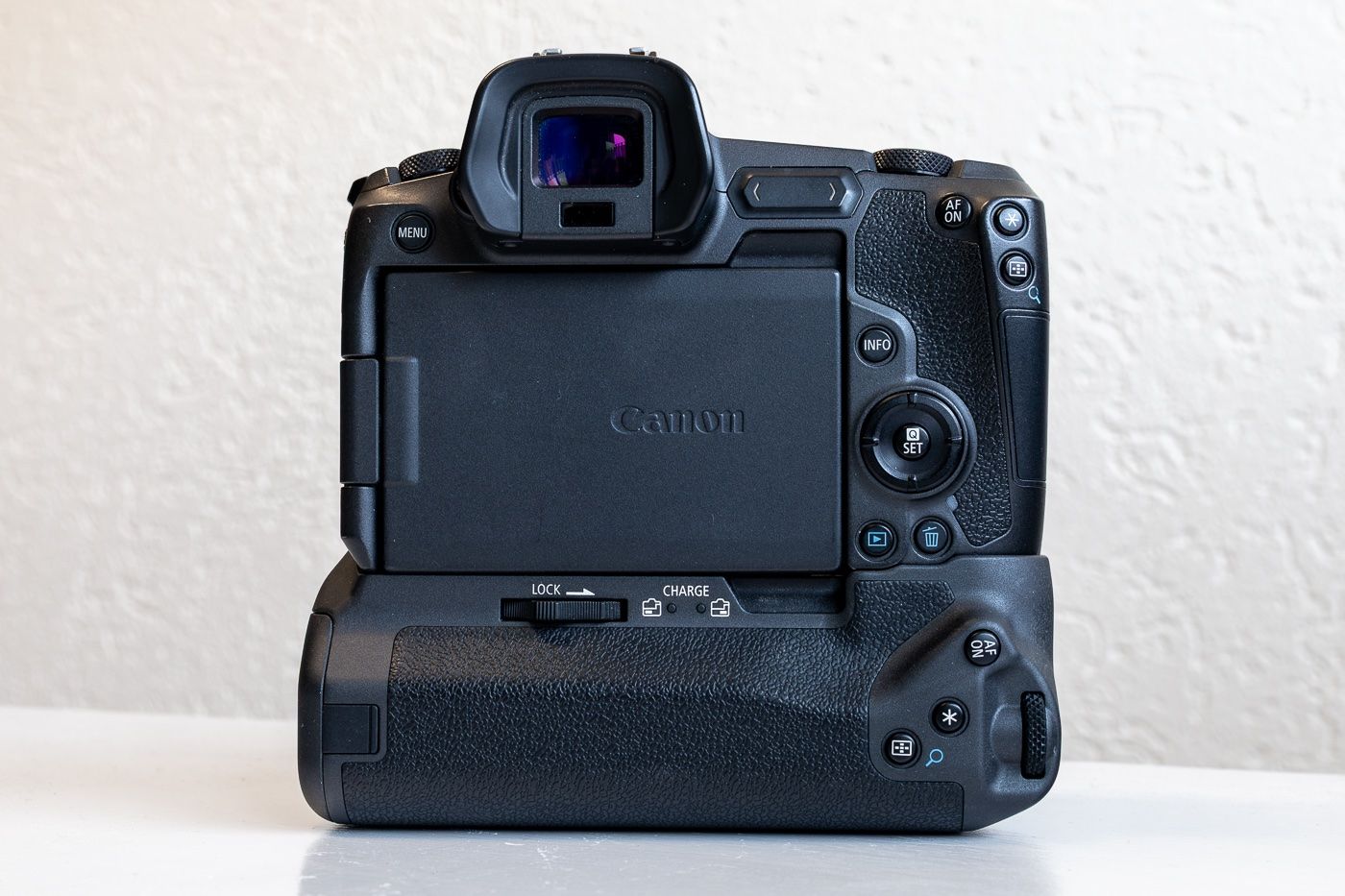 Canon Kamera: Canon EOR R Kamera inkl. Batteriegriff – Gebraucht aus Embrach von Toska 1