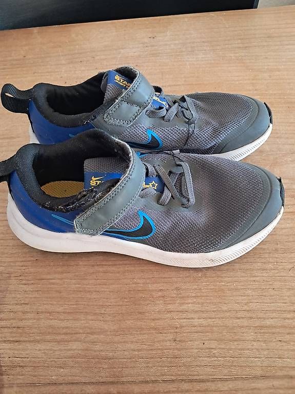 Nike Scarpe per ragazzi: Turnschuhe / Sneaker Nike Gr. 31 – Usato da Ipsach venduto da ginko24 2