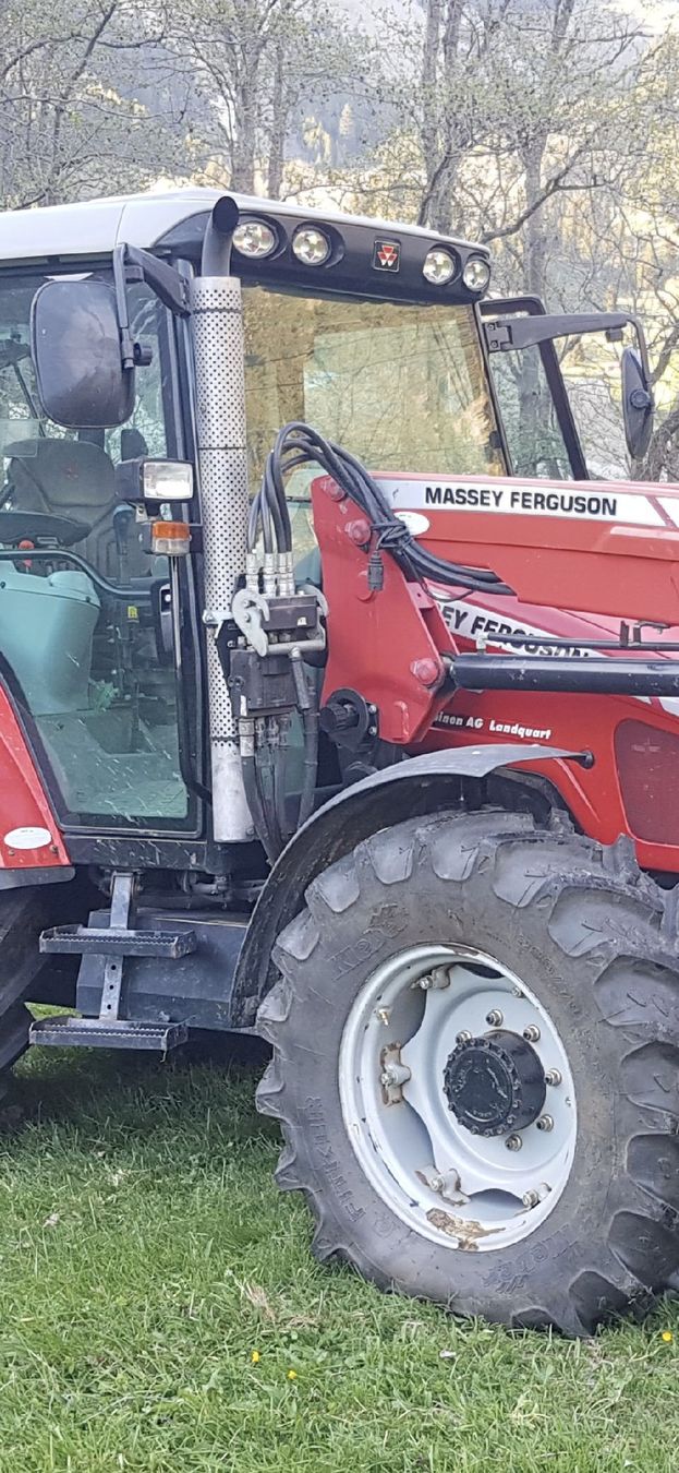 Massey Ferguson Trattori: einbauscheinwerfer Massy ferguson – Usato da Casaccia venduto da vin_nll6 4