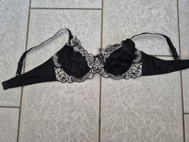 Damen BH Schwarz Spitze Grösse 95C neu