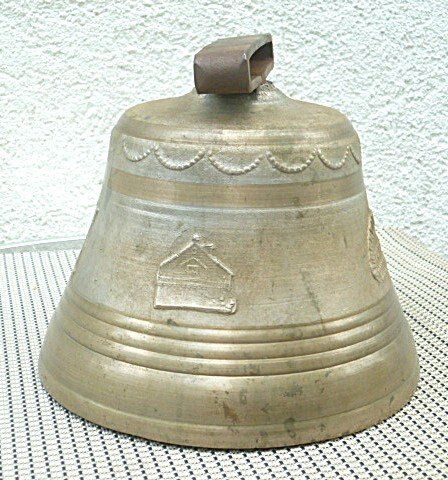 Cloches & sonnailles: Antike Kuhglocke aus Bronze – D'occasion à Effretikon par Heimstudio 6