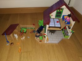 Playmobil Bauernhaus mit Grill und vielen Tieren!