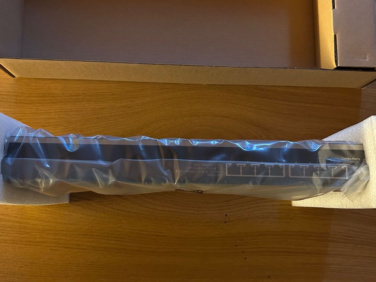 Netgear Hub & Switch: Netgear XS708-T 10Gb Smart Managed Pro Switch – Nuovo e nell'imballaggio originale da Balzers venduto da mar_wb6c 2