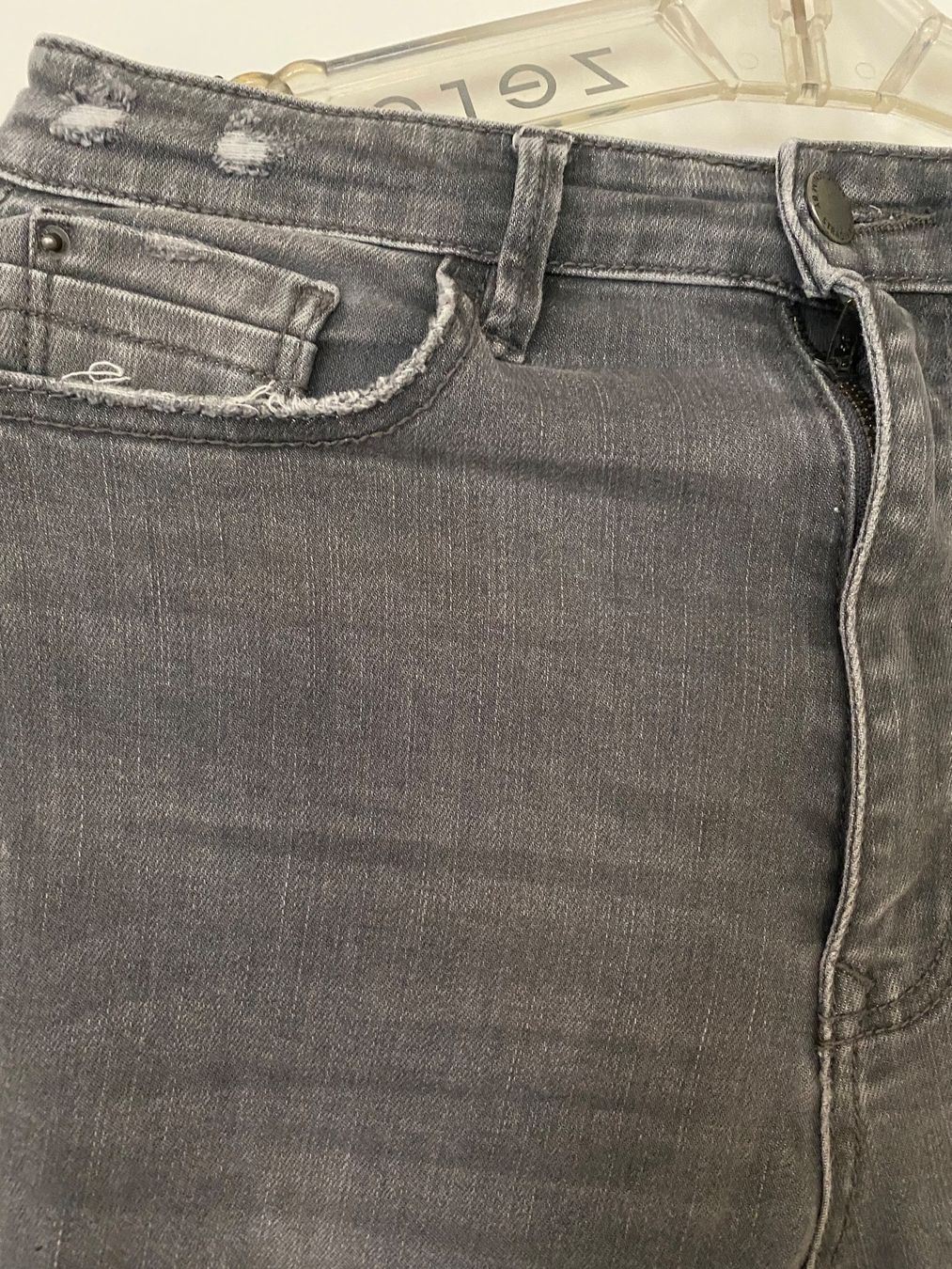 Stradivarius Jeans: High waist Damenjeans – Usato da Wermatswil venduto da -secondchance- 2