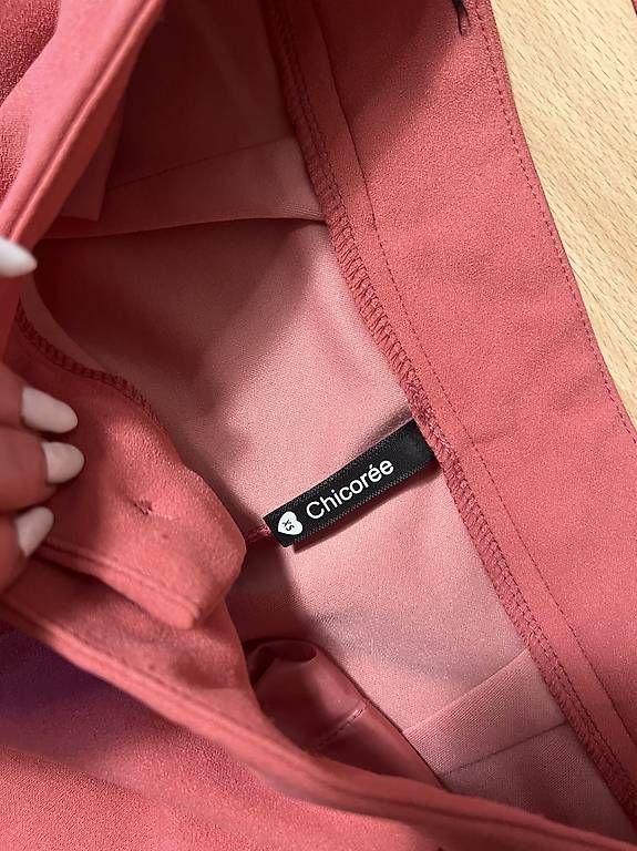 Completi & Tailleur: 2x Damen Anzug kurz – Usato da Tuggen venduto da Tantas 2