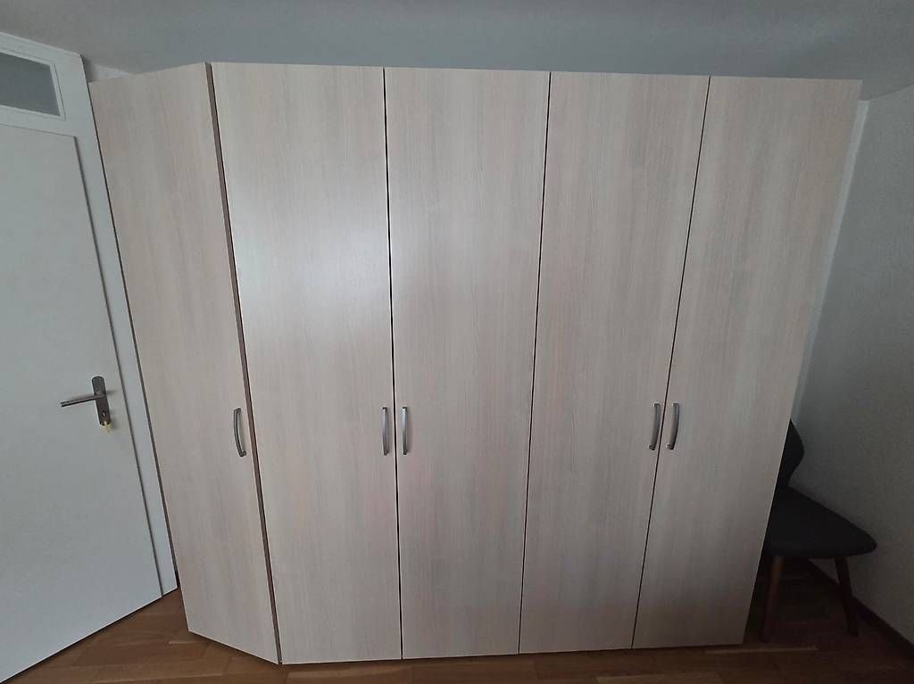Armoires: Massgefertigte Kleiderschränke  – D'occasion à Bönigen par ste_mj7s 2