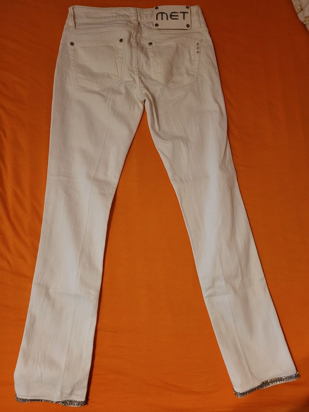 Jeans: Weisse MET Jeans mit Strass, Gr. 27 – Usato da Volketswil venduto da ald_2x9b 1