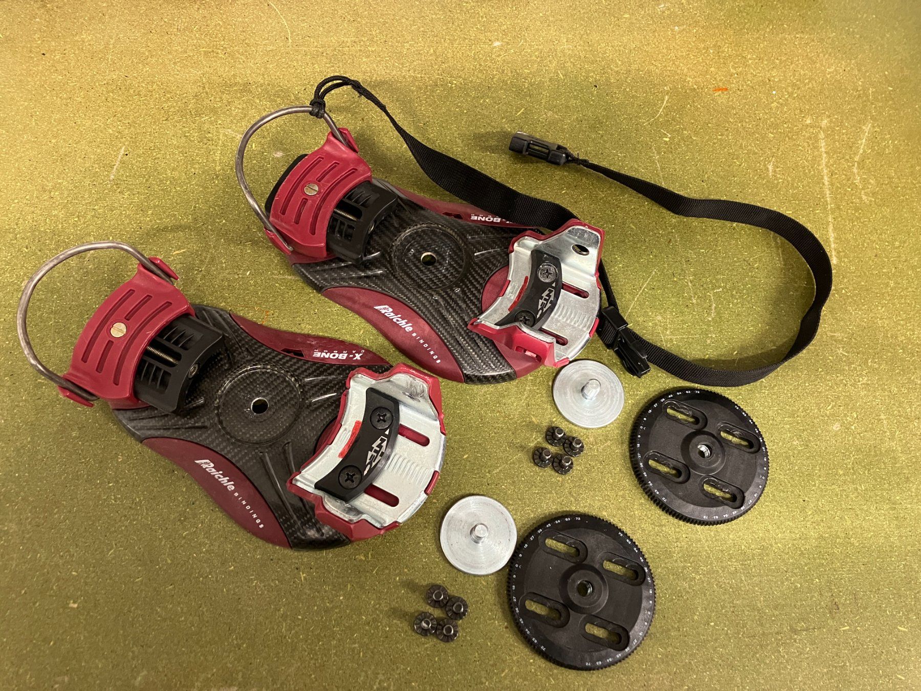 Attacchi: Snowboardbindung Hardboot – Usato da Lenk im Simmental venduto da Jrg7410