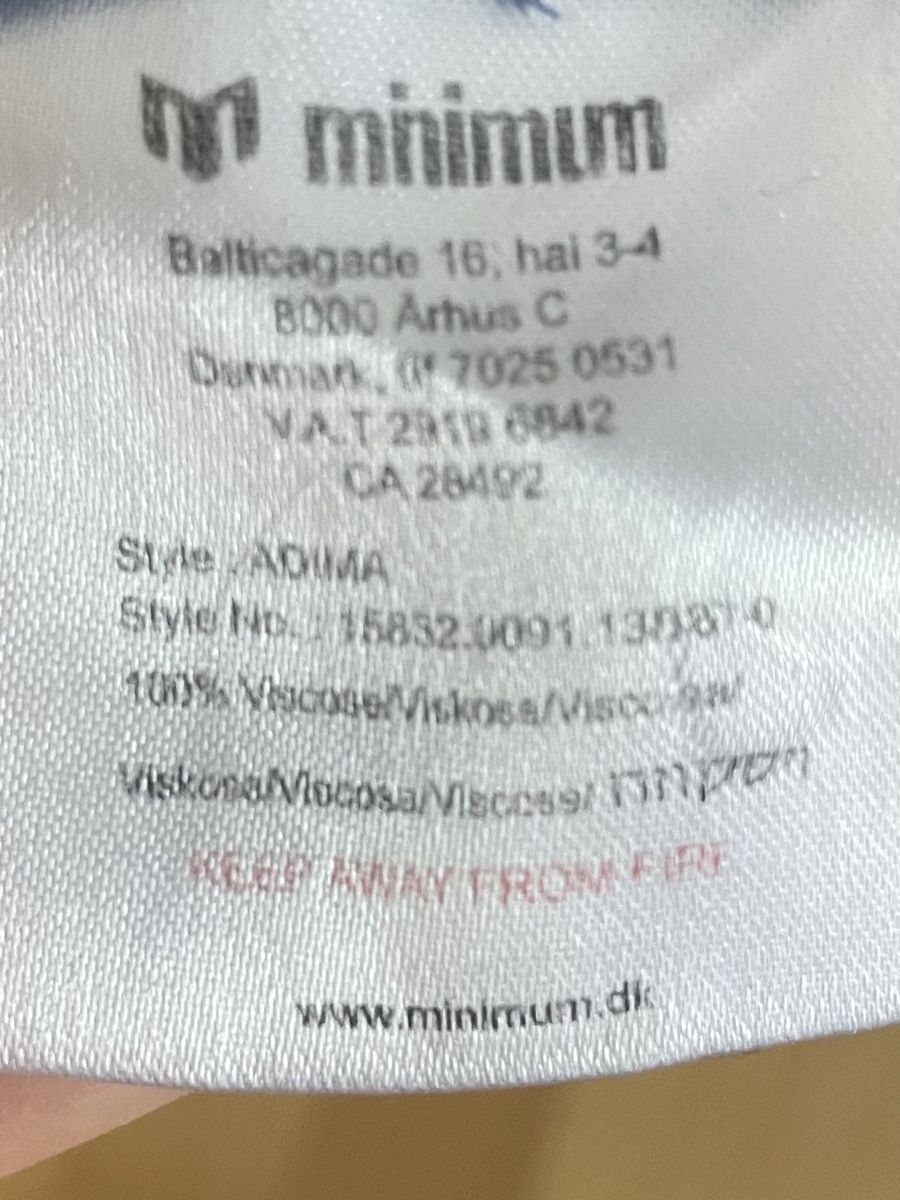 T-Shirts: Minimum Shirt mit Blumenmuster – Gebraucht aus Zürich von Chog 2