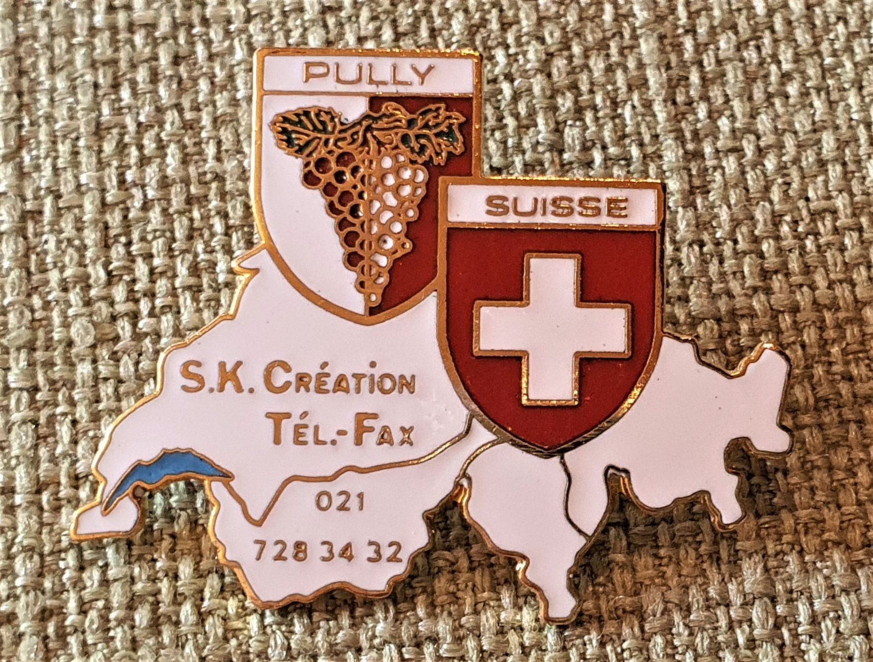 Placchette & Badge: K023 - Pin Schweiz Pully – Usato da Reinach BL venduto da Boston-Verkauf