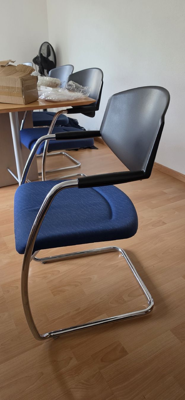 Stühle: Stühle freischwingend 8 Stück – Gebraucht aus Wängi von chr_q92h 2