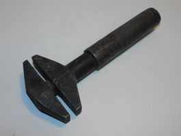 Werkzeug Zange sehr spezielle massive Eisen Zange   ca 7 cm