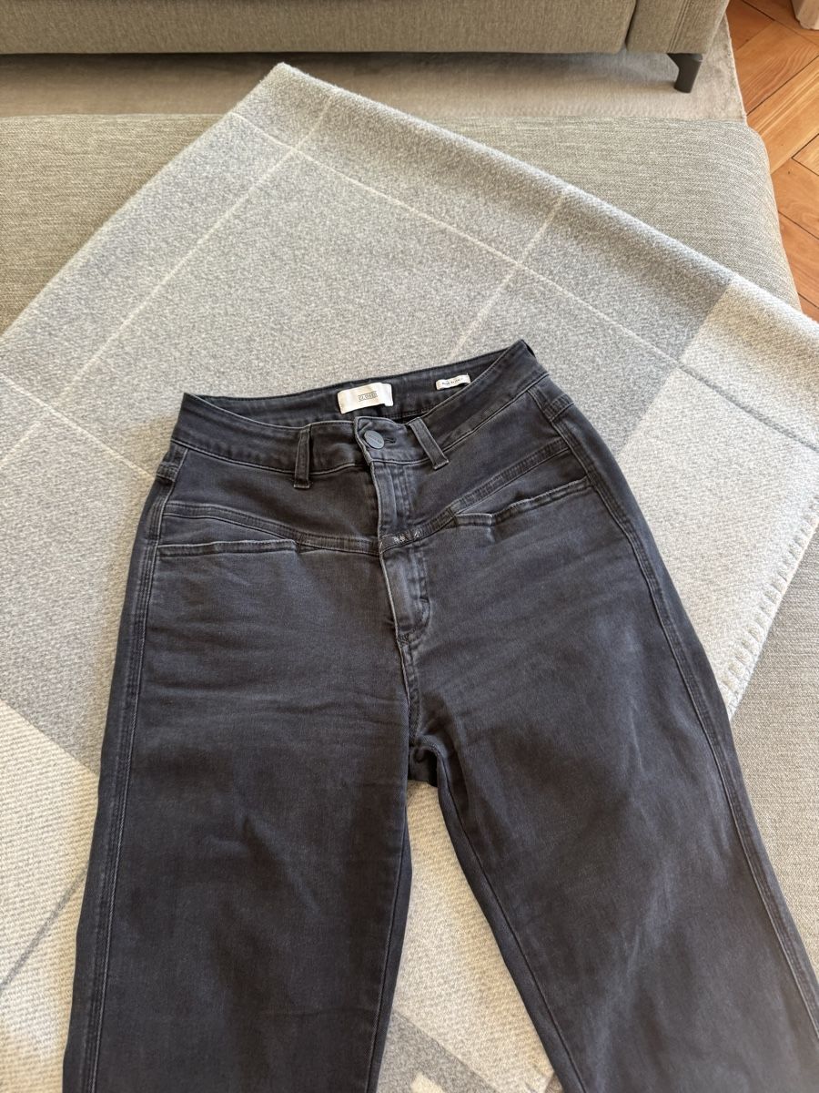 Closed Jeans: Closed pedal pusher Jeans, Gr. 40 entspricht einer 36 – Usato da Zürich venduto da sop_5gg8 3