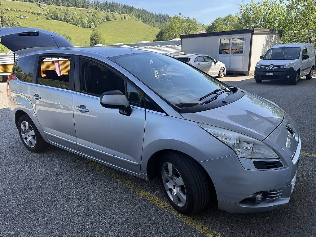 Automobili: Peugeot 5008 – Usato da La Chaux-de-Fonds venduto da said-13 1