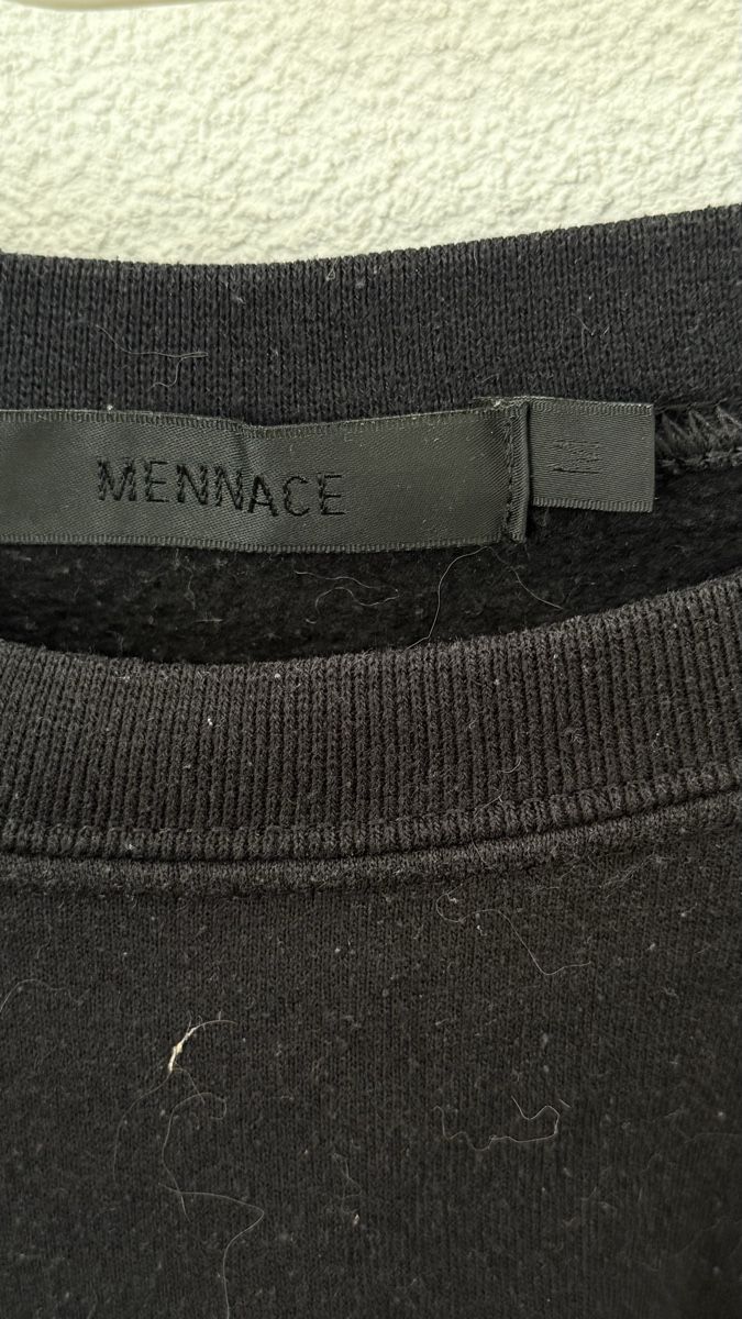 Pulls & Sweat-shirts: Schwarzer Mennace Pullover mit Grafik-Print Grösse L – D'occasion à Gelterkinden par teddywidder 1