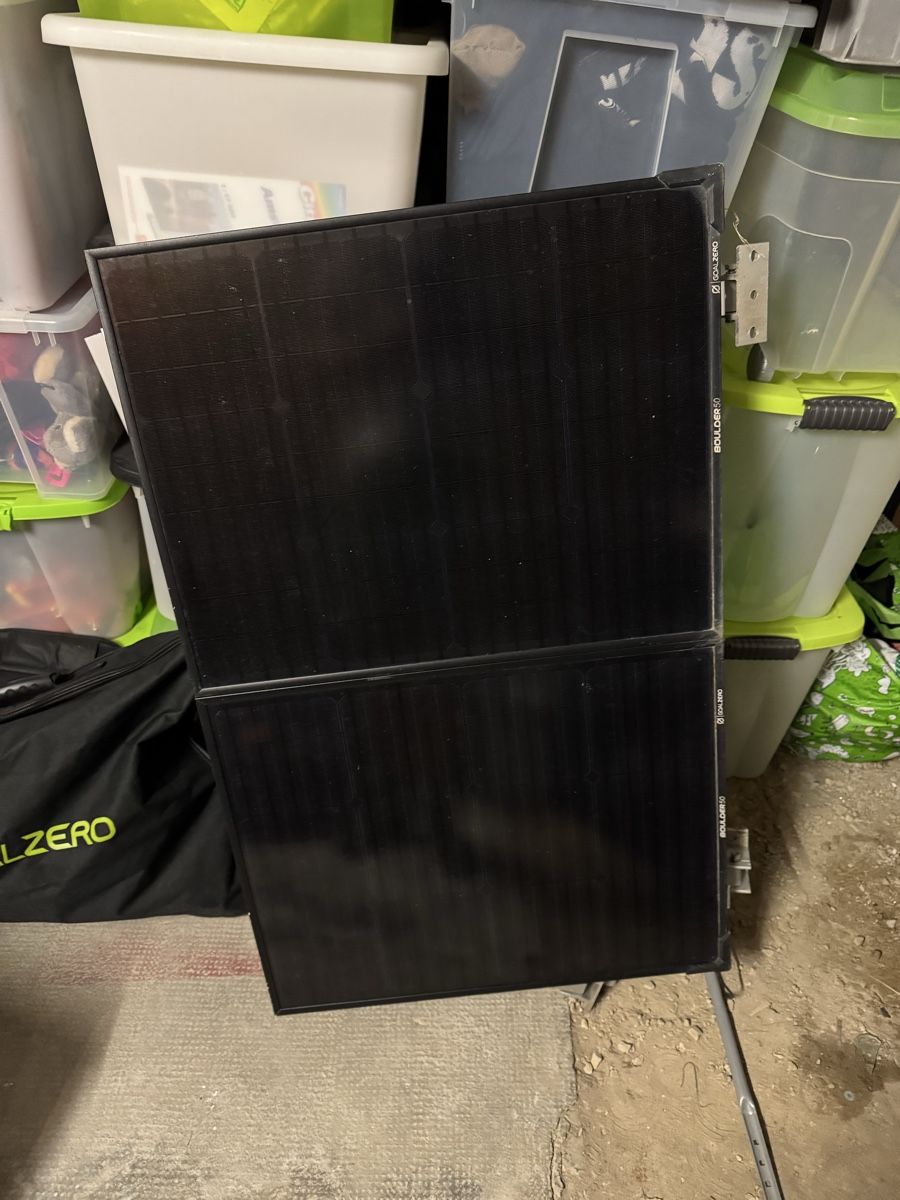 Goal Zero Dispositivi a energia solare: Solar Panels Goal Zero Boulder 50 mit Standfuss – Usato da Riehen venduto da 19Dominik85