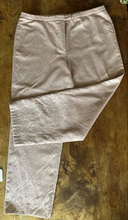 Pantalon femme beige avec motif jacquard T.46