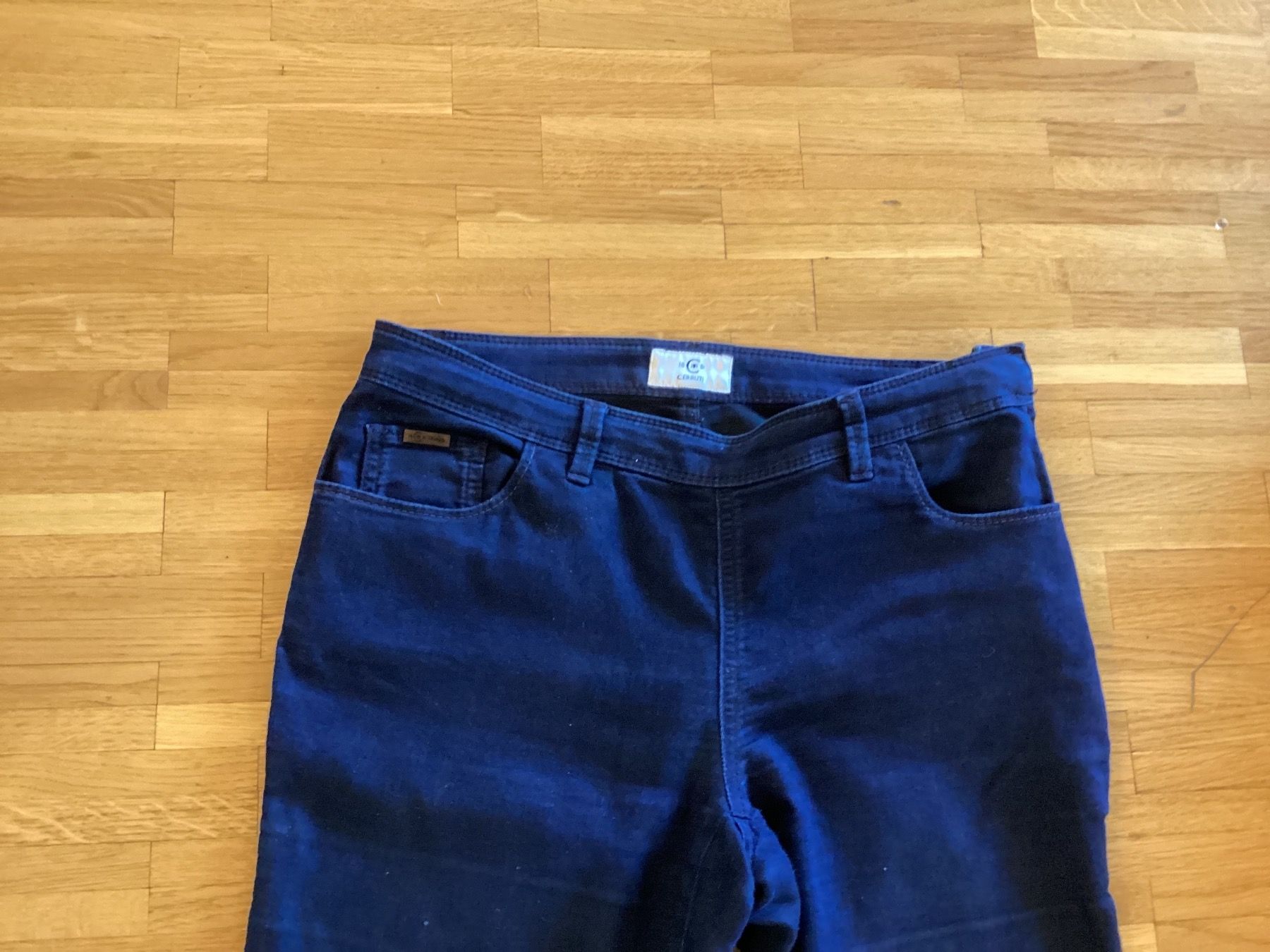 Jeans: Cerruti Jeans, coupe slip, taille 29 – Gebraucht aus Lausanne von lavirgule 1