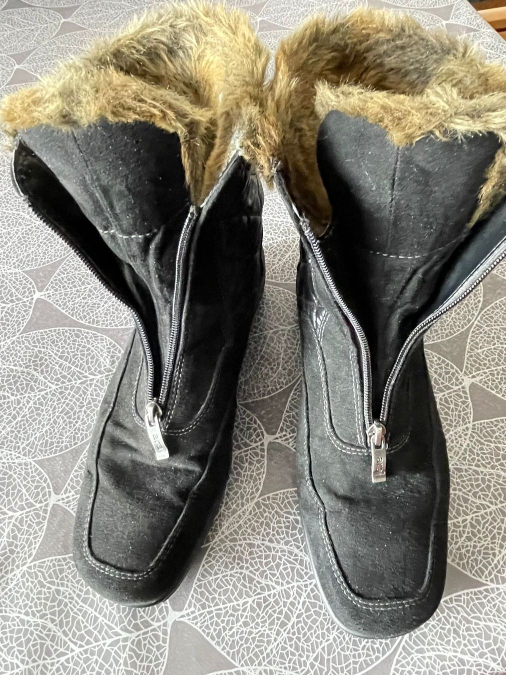 Scarpe da donna: ARA Stiefel Grösse 39 (6) – Usato da Burgdorf venduto da interstellar2 1