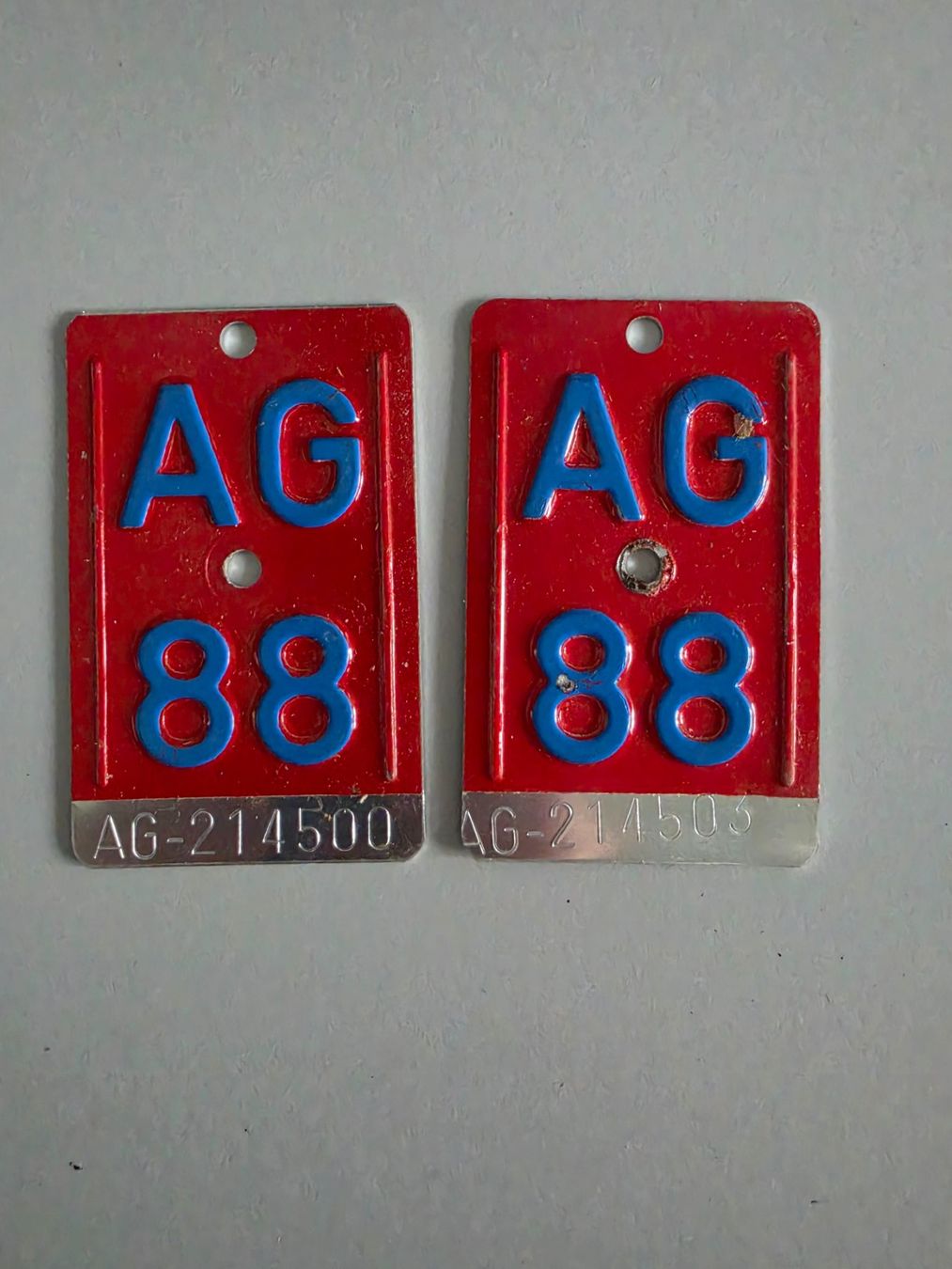 Ecriteaux: 2x Antike Schweizer Velonummer Aargau – D'occasion à Birr par DisDas