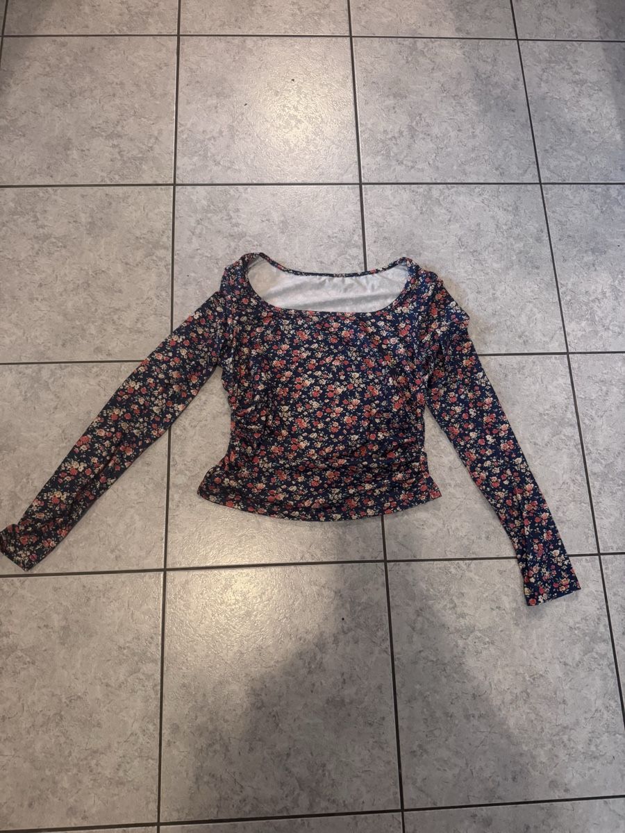 T-Shirts: Langarmshirt mit Blumenmuster – Neu (gemäss Beschreibung) aus Muotathal von mianyc 2