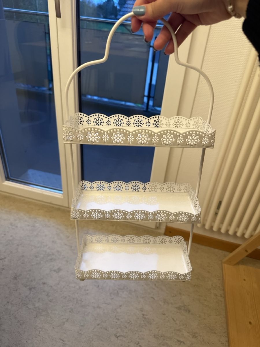 Scaffali: Weisses Regal mit 3 Ablagen – Usato da Sommeri venduto da L.DiNi