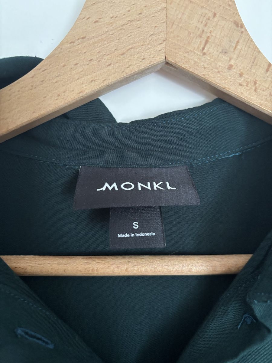 Monki Camicette: Dunkelgrünes leichtes Monki Hemd Gr. S  – Usato da Biel-Benken BL venduto da frauvomfluss 1
