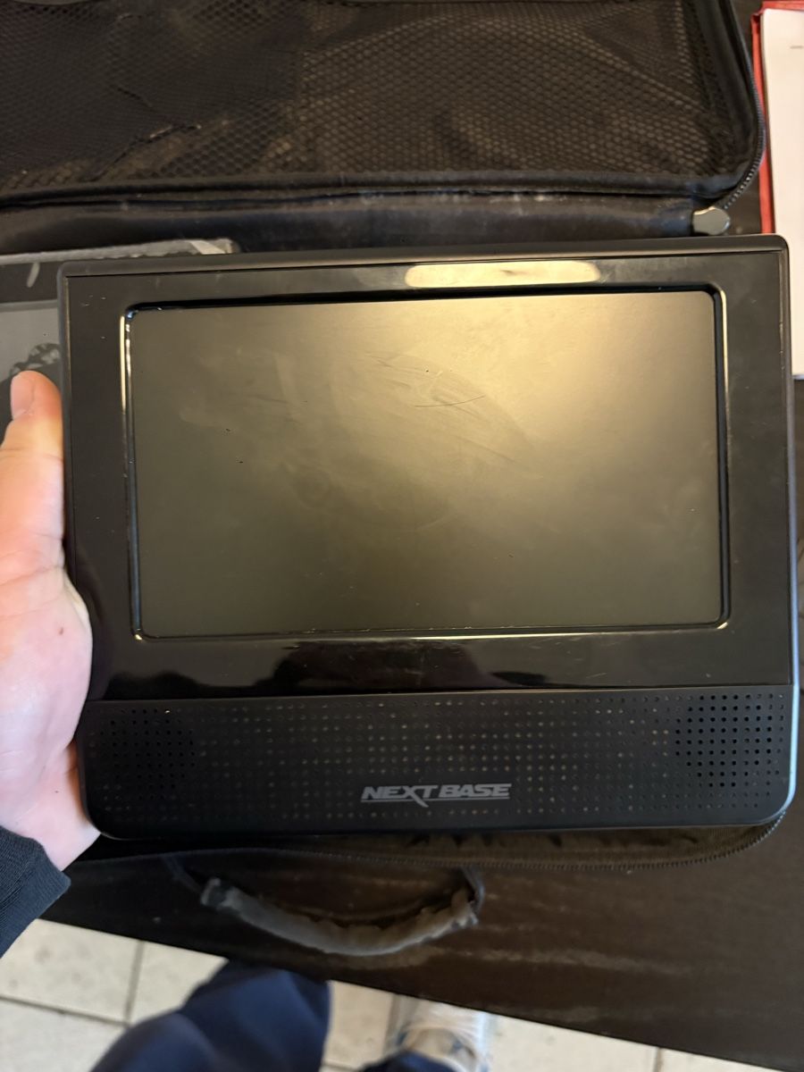 Lettore multimediale portatile: Nextbase DVD portatile doppio schermo – Usato da Bellinzona venduto da Anonymouz22 1